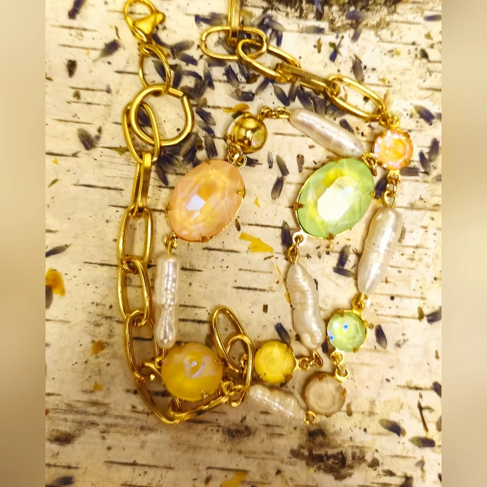 Mango Mint Crystal And Pearls In Classic Rae Gold Plated Necklace